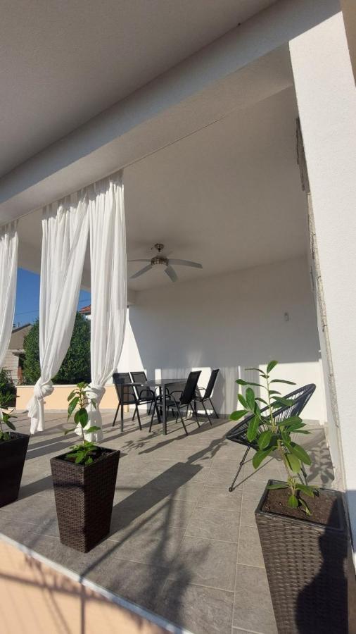 Apartment "Manna Zrnovo エクステリア 写真