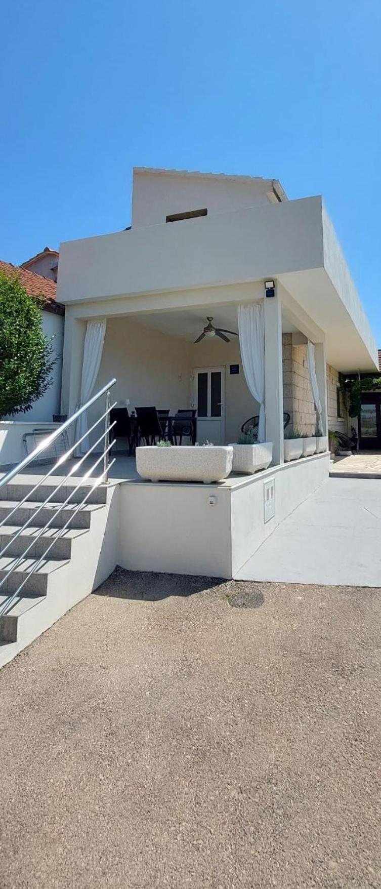 Apartment "Manna Zrnovo エクステリア 写真